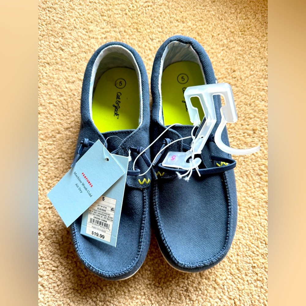 NWT Boys Cat & Jack Slip On Shoes - size 5